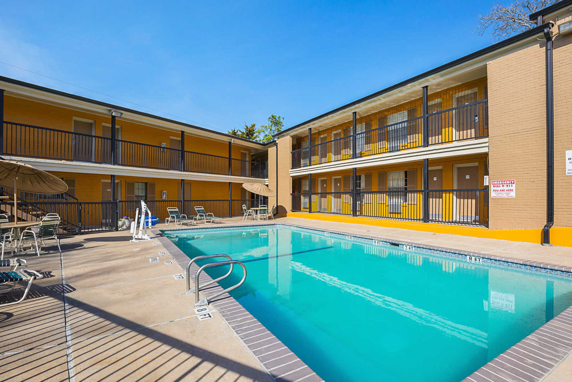 Econo Lodge Huntsville- University Area Facilities photo